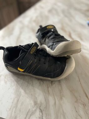 Keen Kids Black and White Sneakers with Yellow Accents
